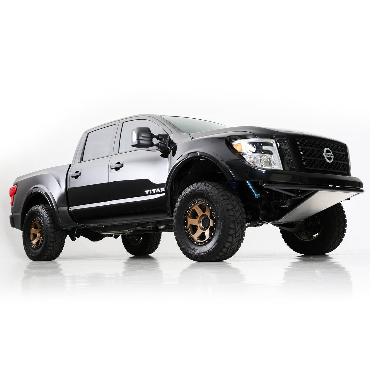 Nissan Titan with Dirt King long travel kit