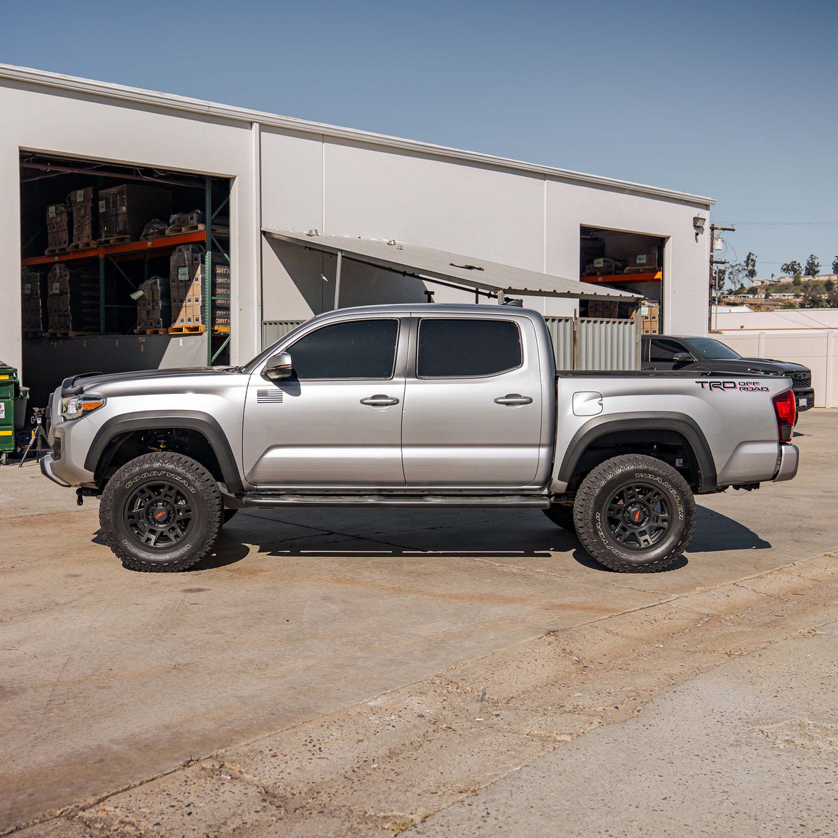 Dirt King 2.0 IFP Smooth Body Shocks | 2005–2023 Toyota Tacoma – view 4