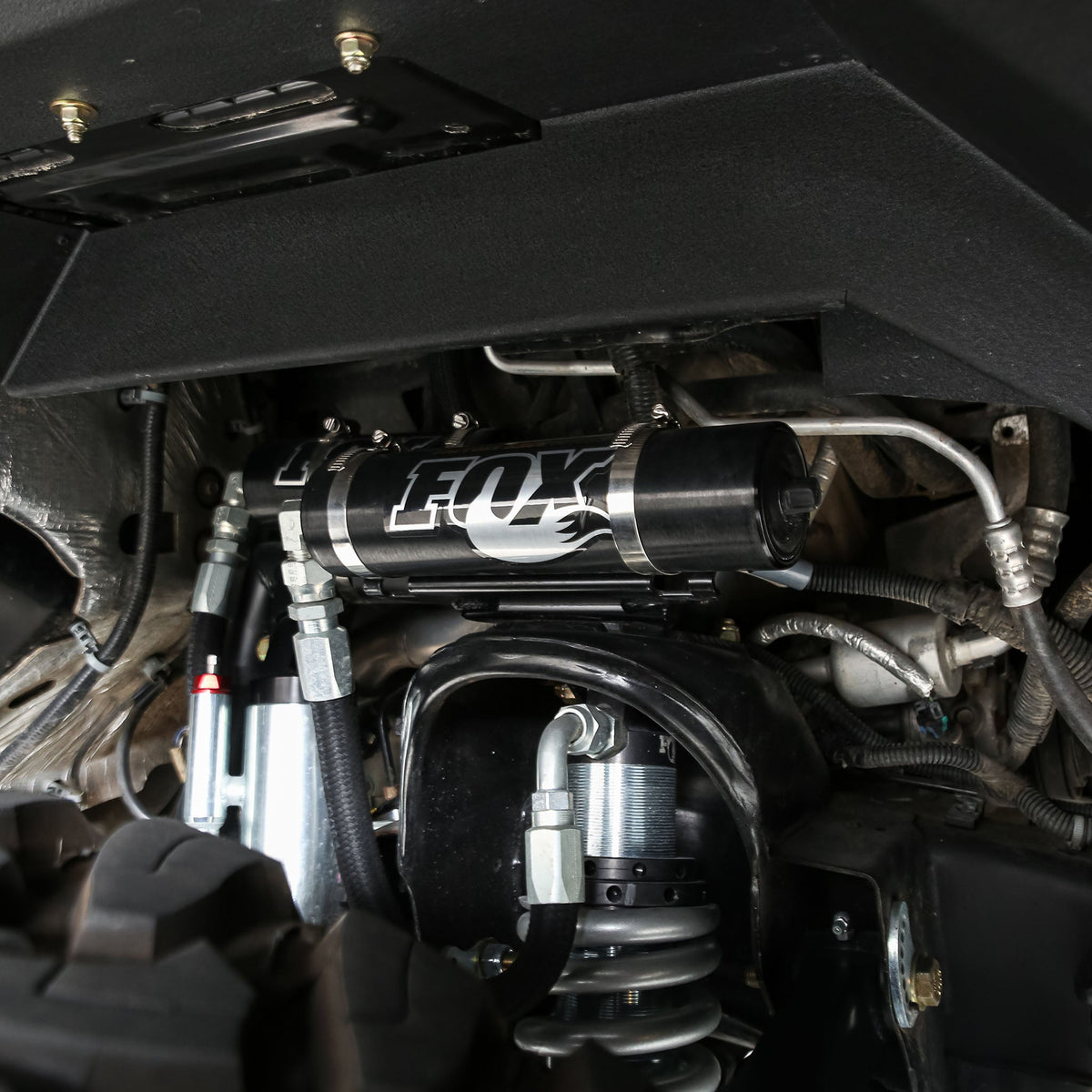 Dirt King Bolt on Reservoir Mounts | 2007–2018 Chevrolet Silverado 1500 / 2007–2018 GMC Sierra 1500 / 2007–2020 Chevrolet Tahoe / 2007–2020 GMC Yukon – view 3