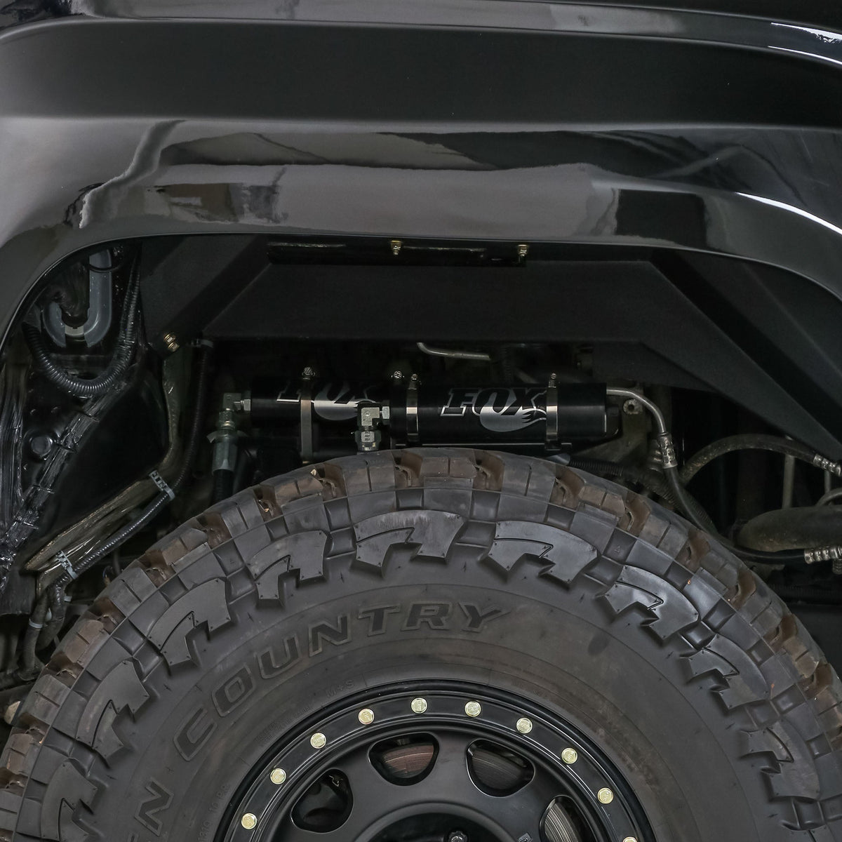 Dirt King Bolt on Reservoir Mounts | 2007–2018 Chevrolet Silverado 1500 / 2007–2018 GMC Sierra 1500 / 2007–2020 Chevrolet Tahoe / 2007–2020 GMC Yukon – view 4