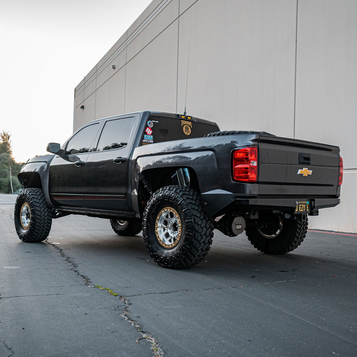 Dirt King Plate Rear Bumper installed — exterior view 4