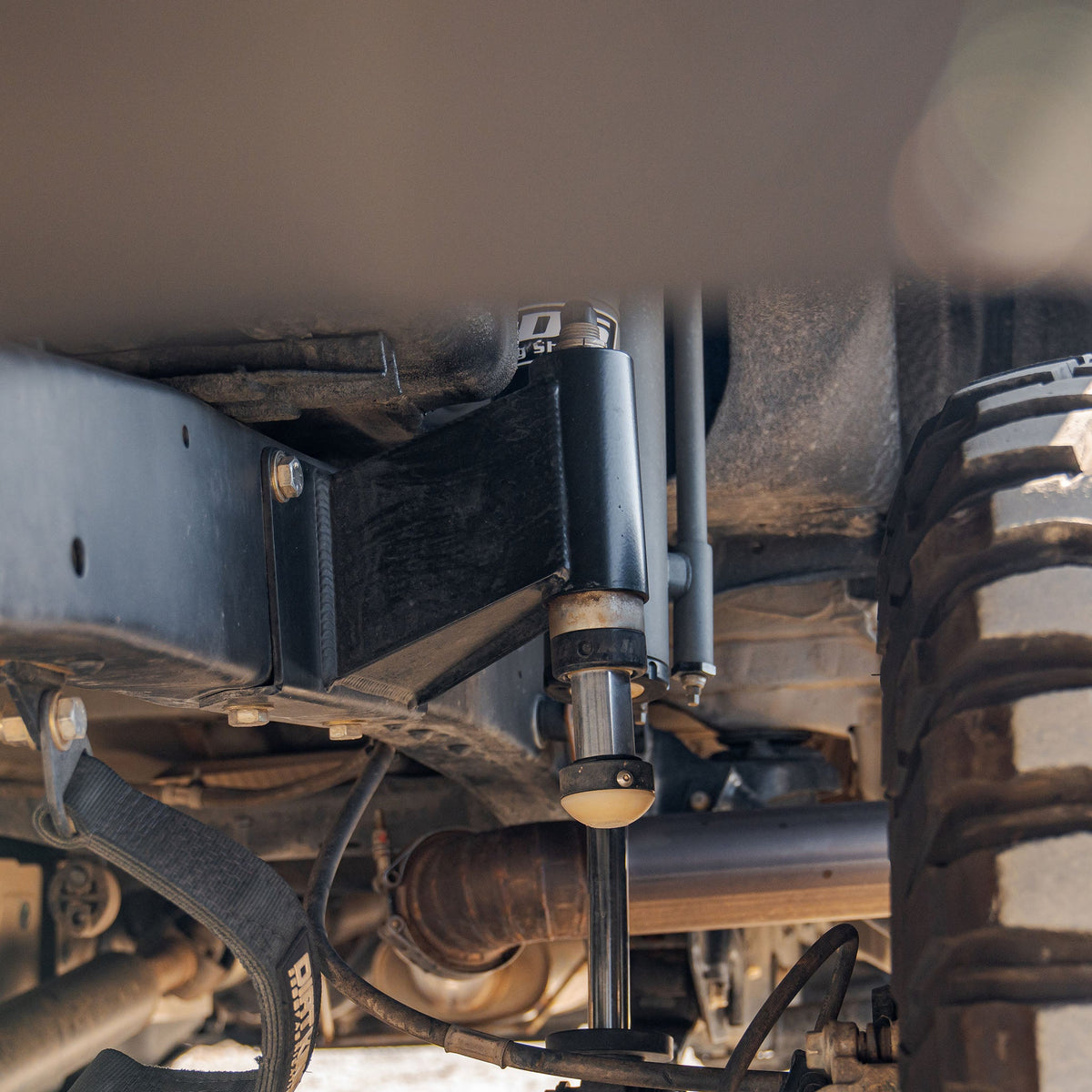 Dirt King Leaf Under Bump Stop Mount | 2007–2021 Toyota Tundra – view 5