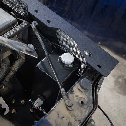 Dirt King Wiper Fluid Tank | 2014–2018 Chevrolet Silverado 1500 / 2014–2018 GMC Sierra 1500 – view 3