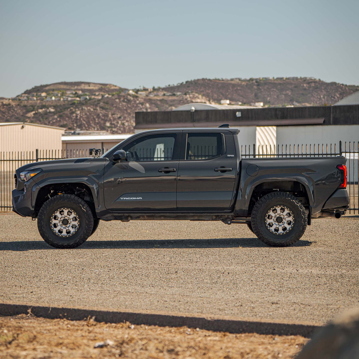 Dirt King 2.5 Coilovers | DCA Remote Reservoir | 2024–2026 Toyota Tacoma – mt prerunner kit 2