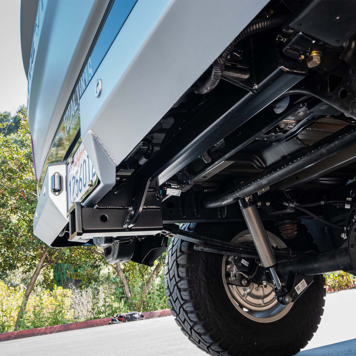 Dirt King DK-636830 installed on 2019-2026 GM 1500