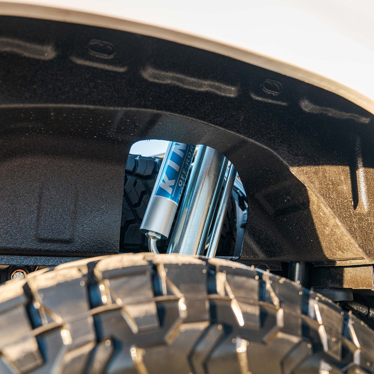 Bed Cage Spec King 16-inch Triple Bypasses installed, side view